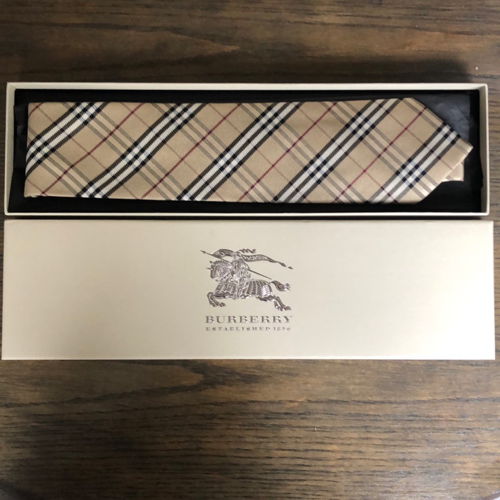 💯% Authentic Classic Men’s BURBERRY Tie